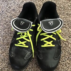 Women’s Under Armor Softball Cleats Sz 7.5
